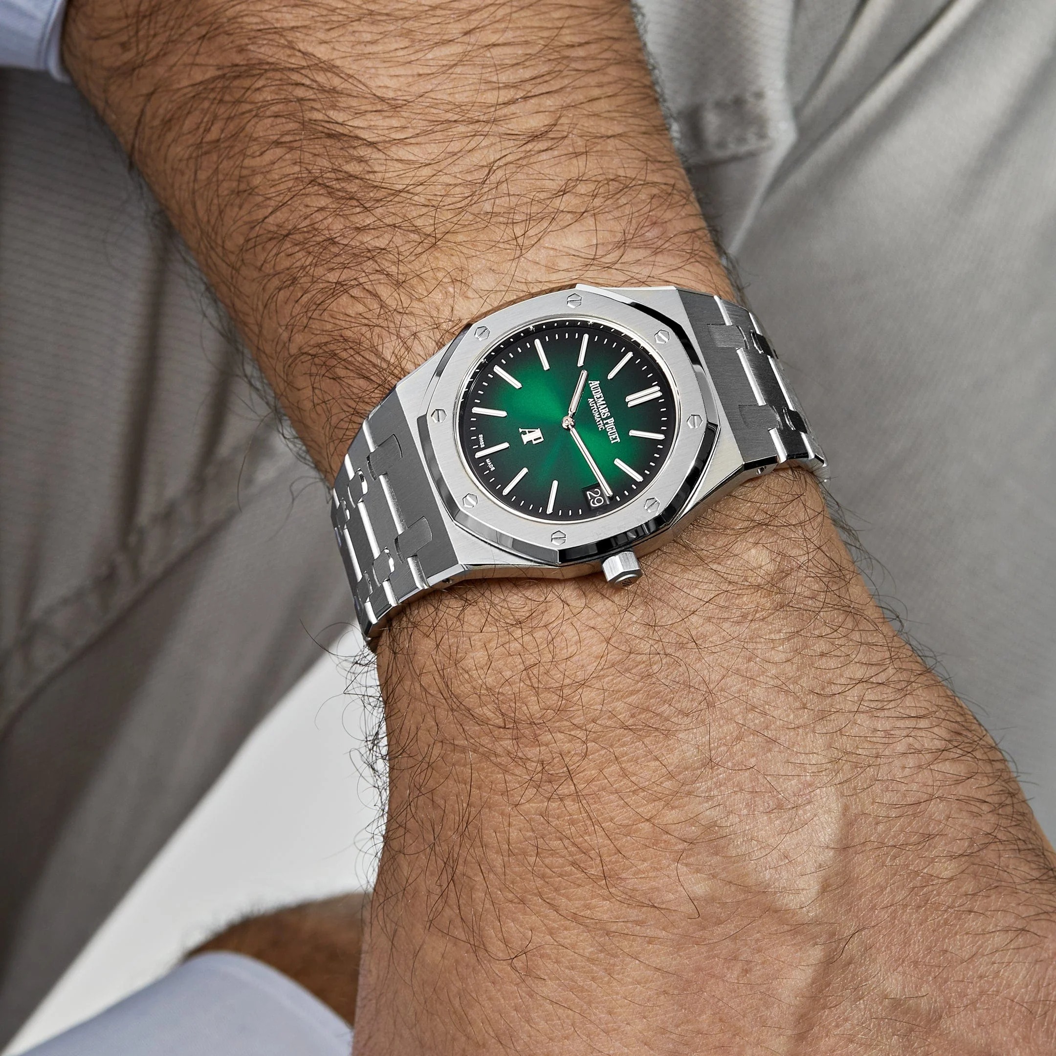 Audemars Piguet Royal Oak Smoked Green - Image 3
