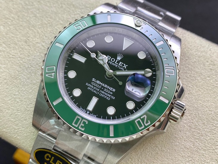 Rolex Submariner Date "Starbucks" Cerachrom bezel insert in green ceramic black dial Oyster band Reference 126610LV - Image 4